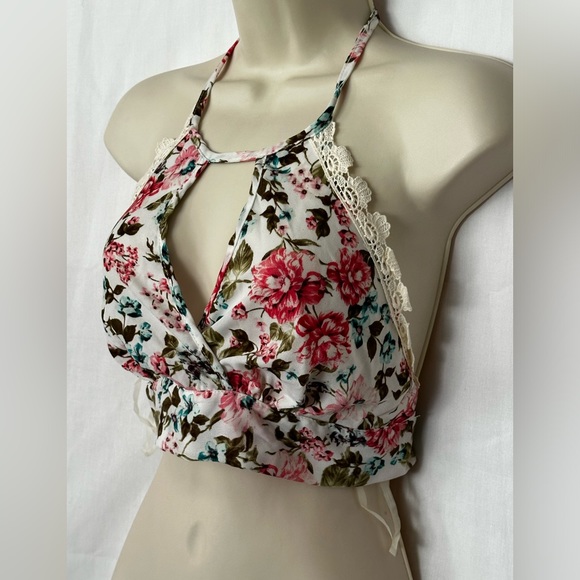 3/$15 NWT Fio Fio Women’s Flower Lace Tank Top Size S - Picture 1 of 5